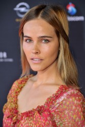 Isabel Lucas イザベル・ルーカス