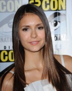 Nina Dobrev ニーナ・ドブレフ