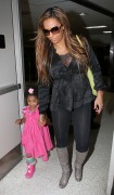 Мелани Браун (Melanie Brown) Arriving on a flight at LAX airport in Los Angeles April 15, 2011 - 29xHQ B6ace9201667925